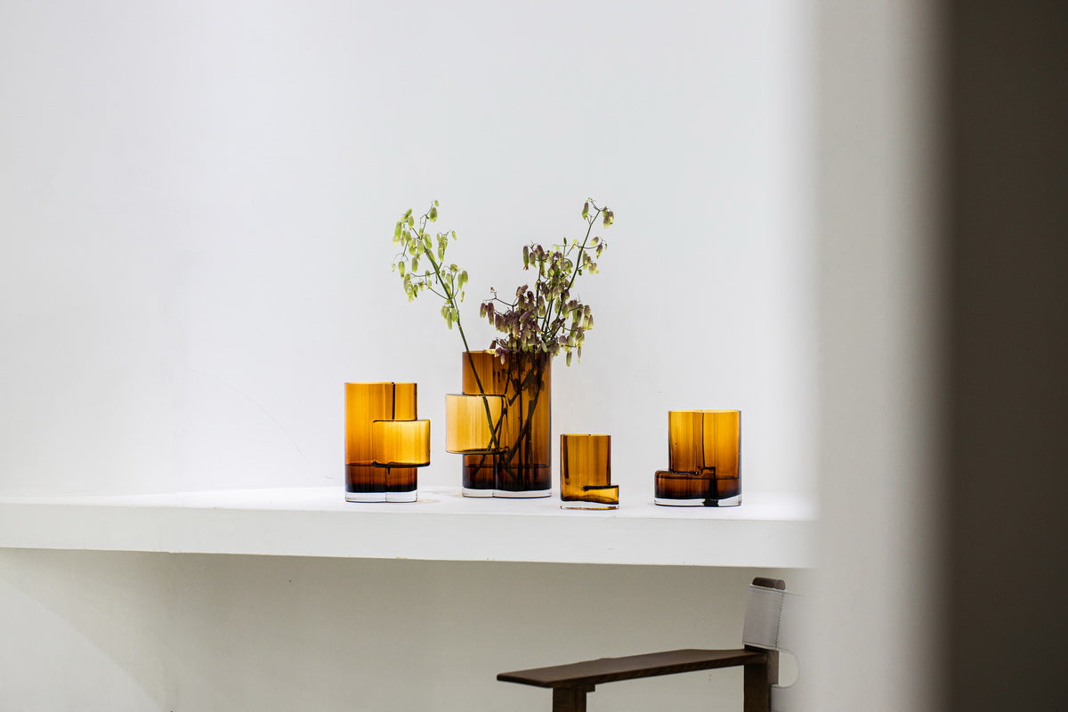 Innovatieve modernistische hoge vaas, topdesign, constructivistisch FUSIO 32 AMber