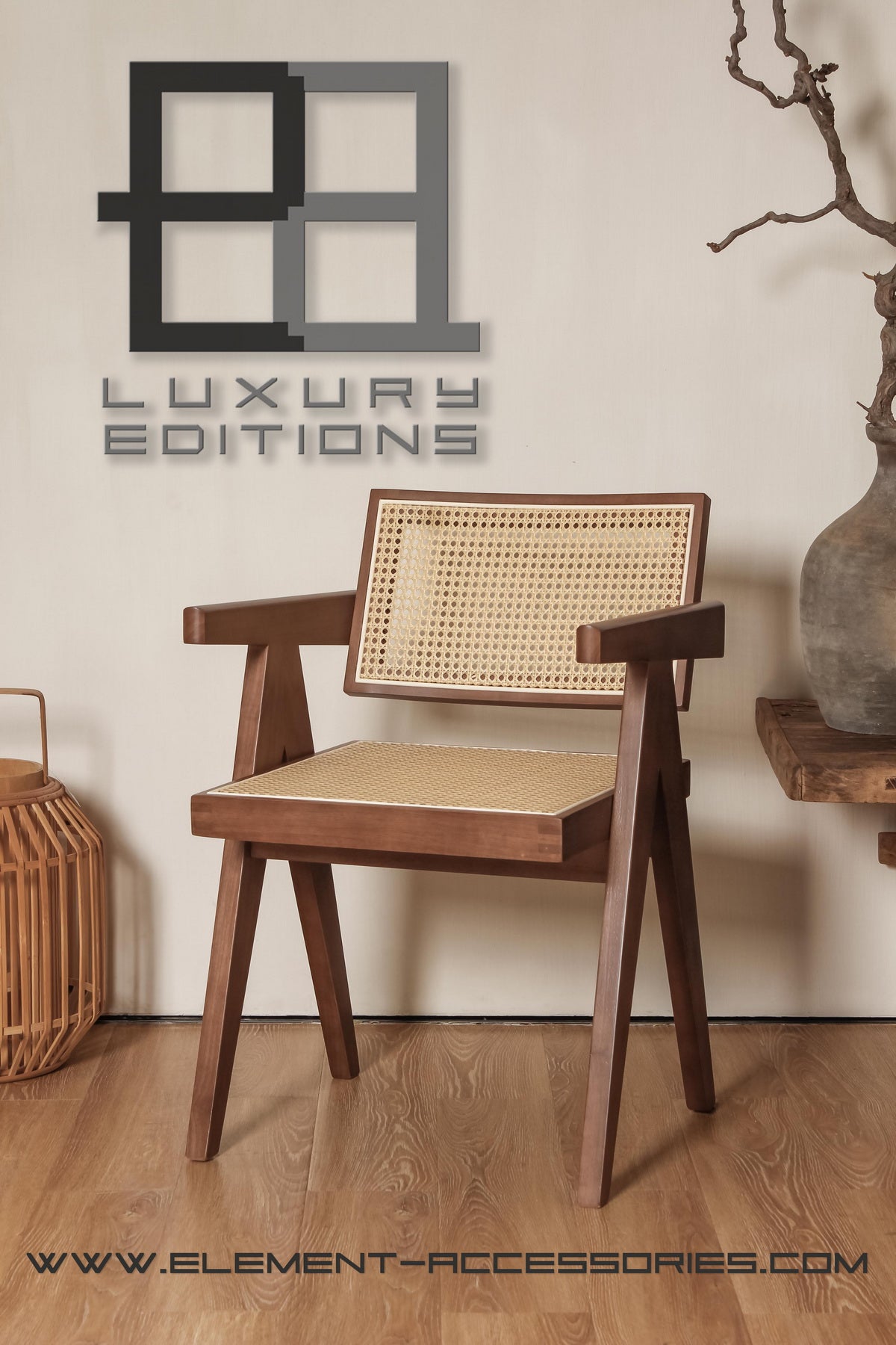 Luxe design stoel Pierre Jeanneret: breed hout, walnootkleur + rotan, topkwaliteit